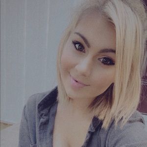 Meet your Posher, Esther